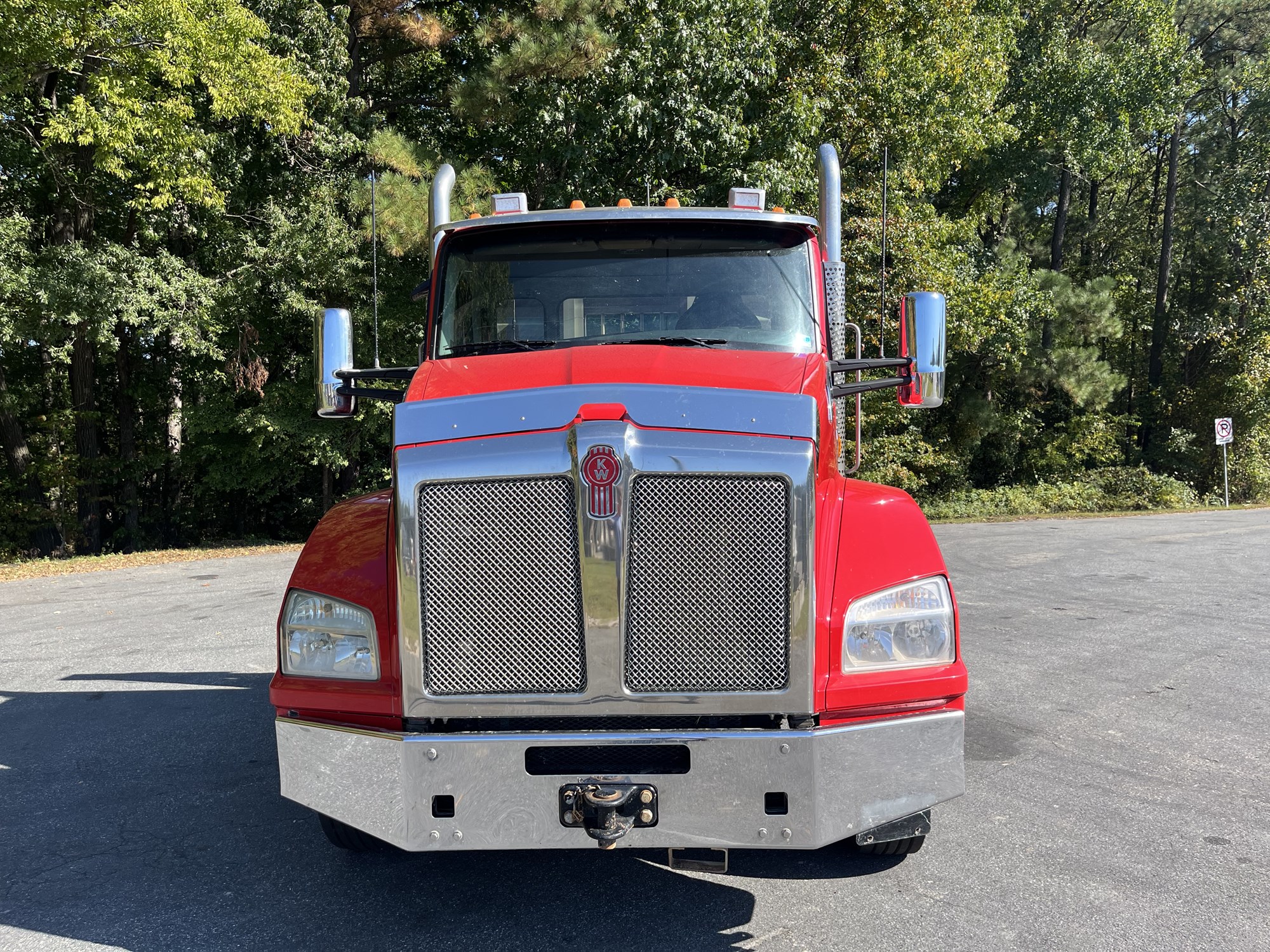 2024 Kenworth T880 2024 Kenworth T880 - image 2 of 6