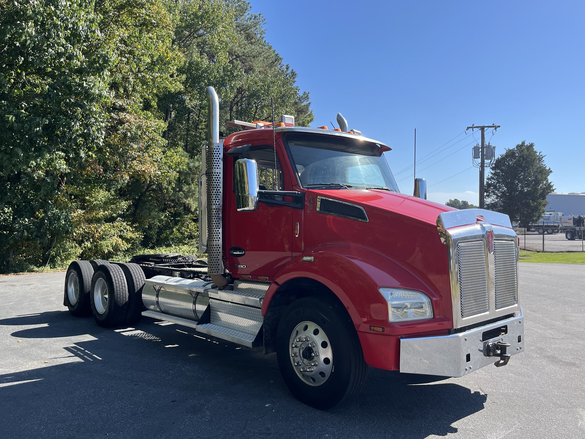 2024 Kenworth T880 2024 Kenworth T880 - image 3 of 6