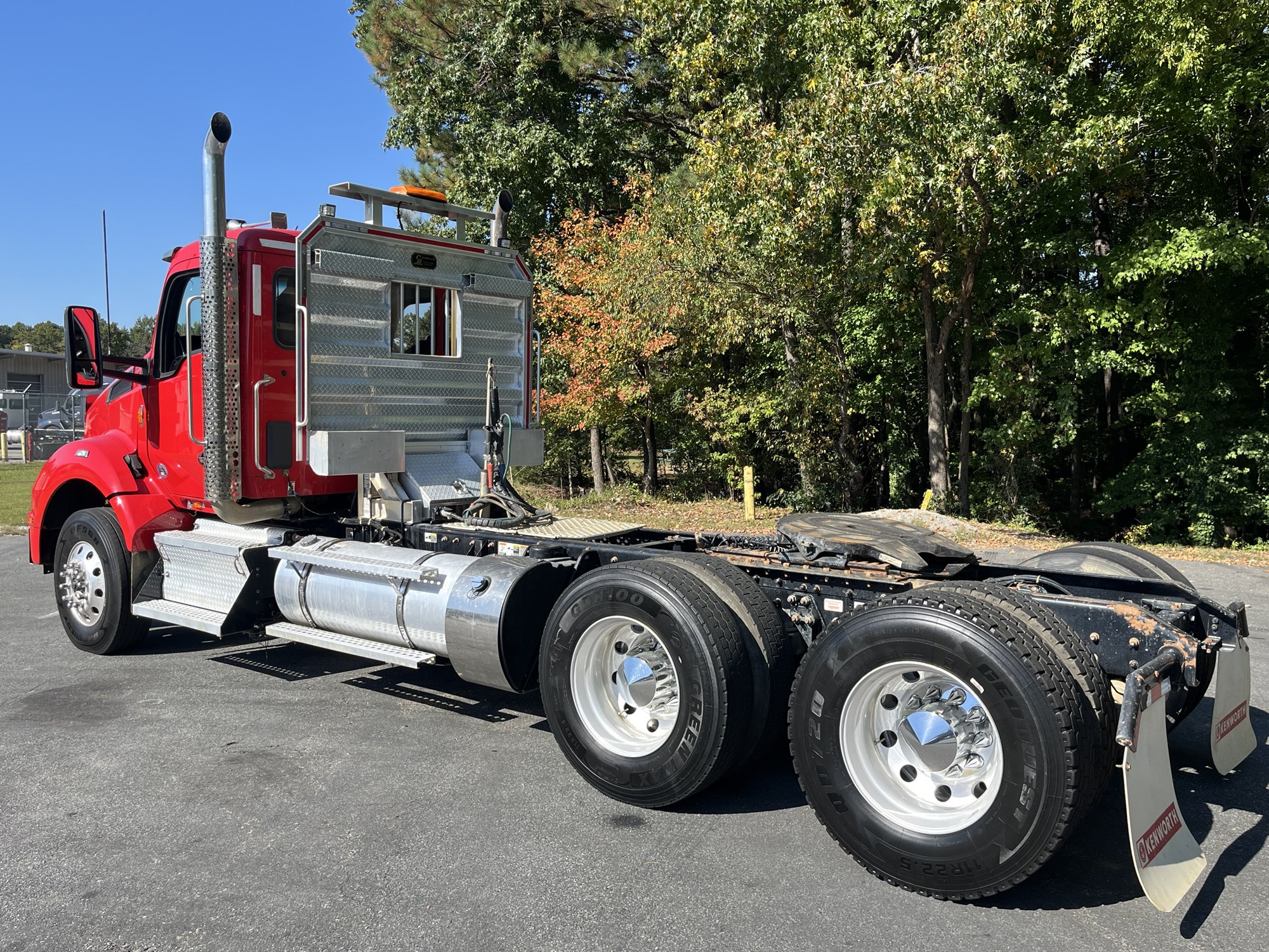 2024 Kenworth T880 2024 Kenworth T880 - image 6 of 6