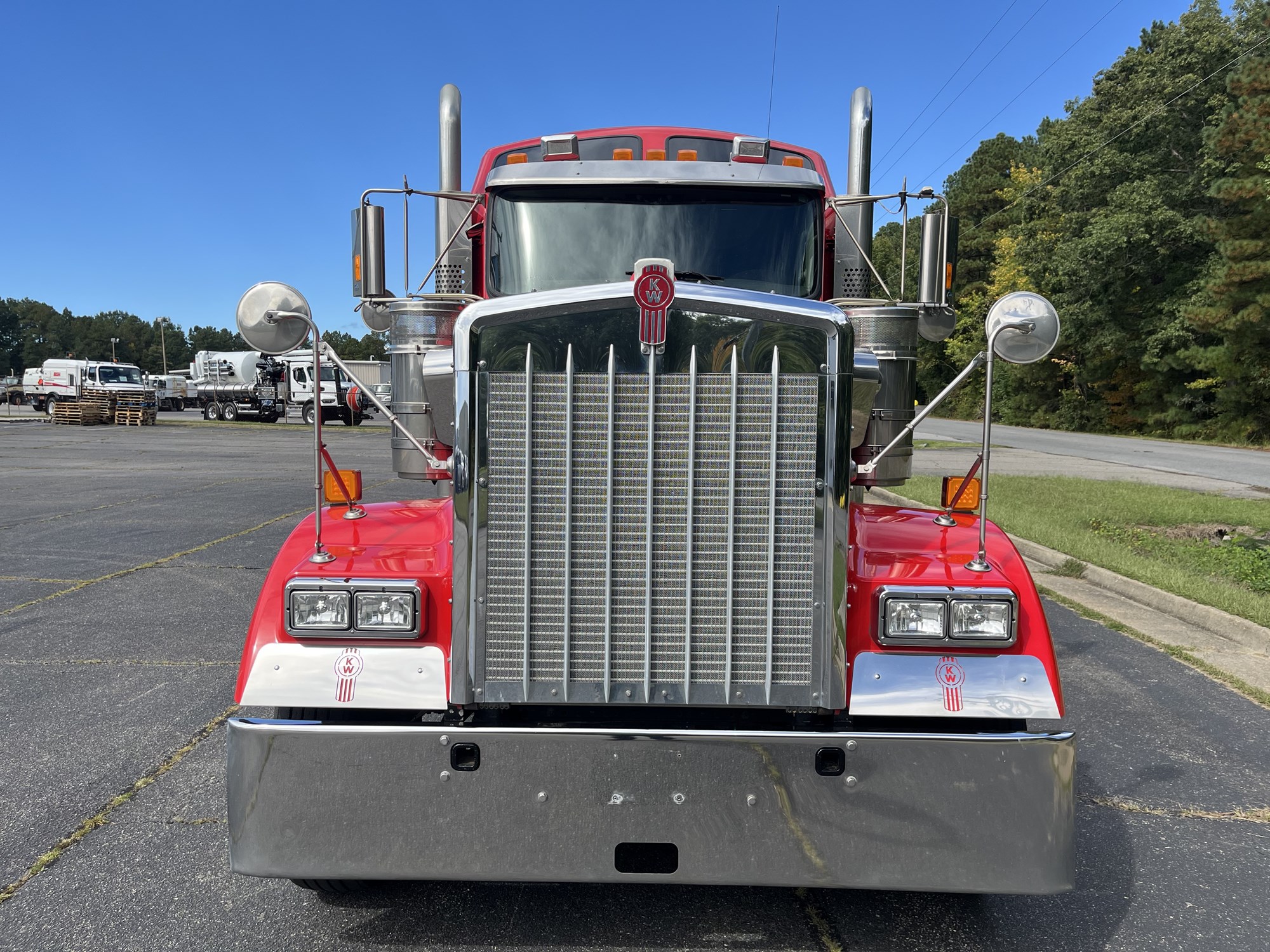 2024 Kenworth W900B 2024 Kenworth W900B - image 2 of 6