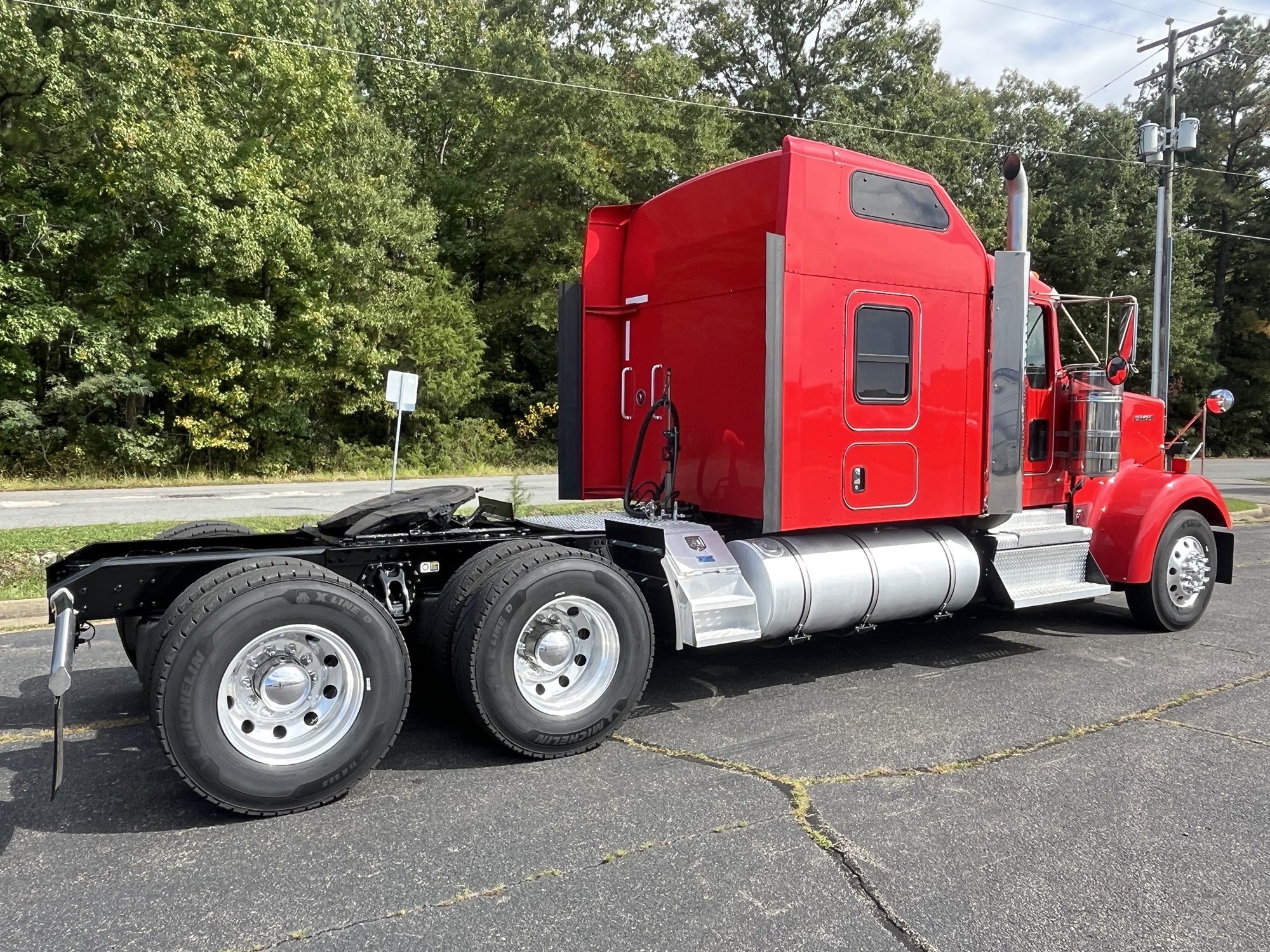 2024 Kenworth W900B 2024 Kenworth W900B - image 4 of 6