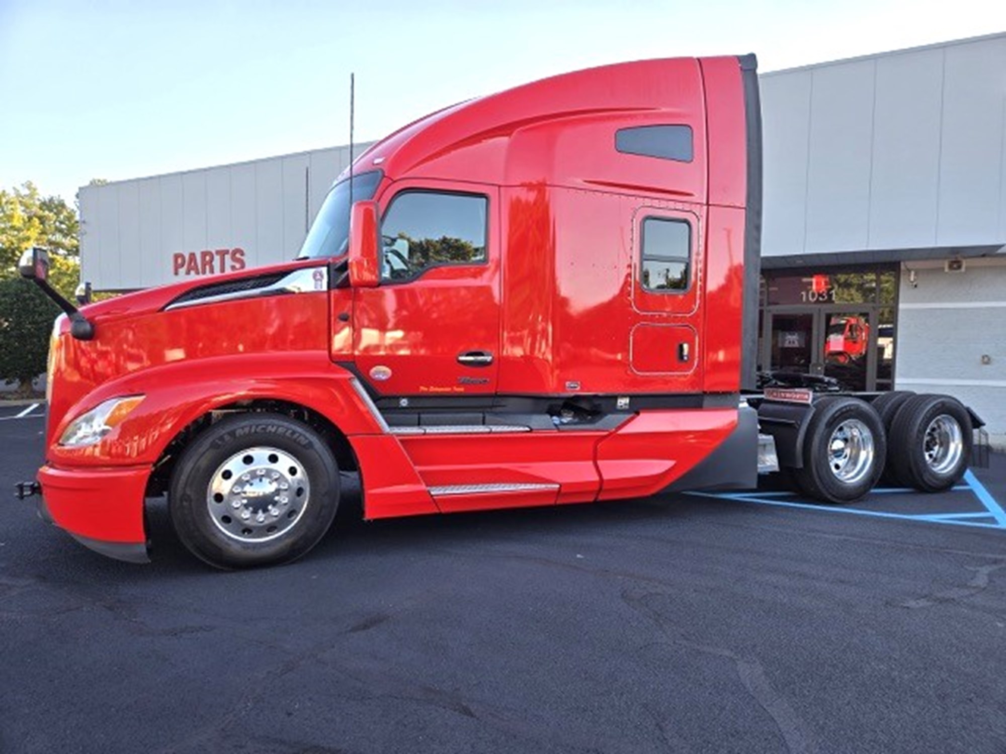 2025 Peterbilt 579 2025 Peterbilt 579 - image 1 of 6
