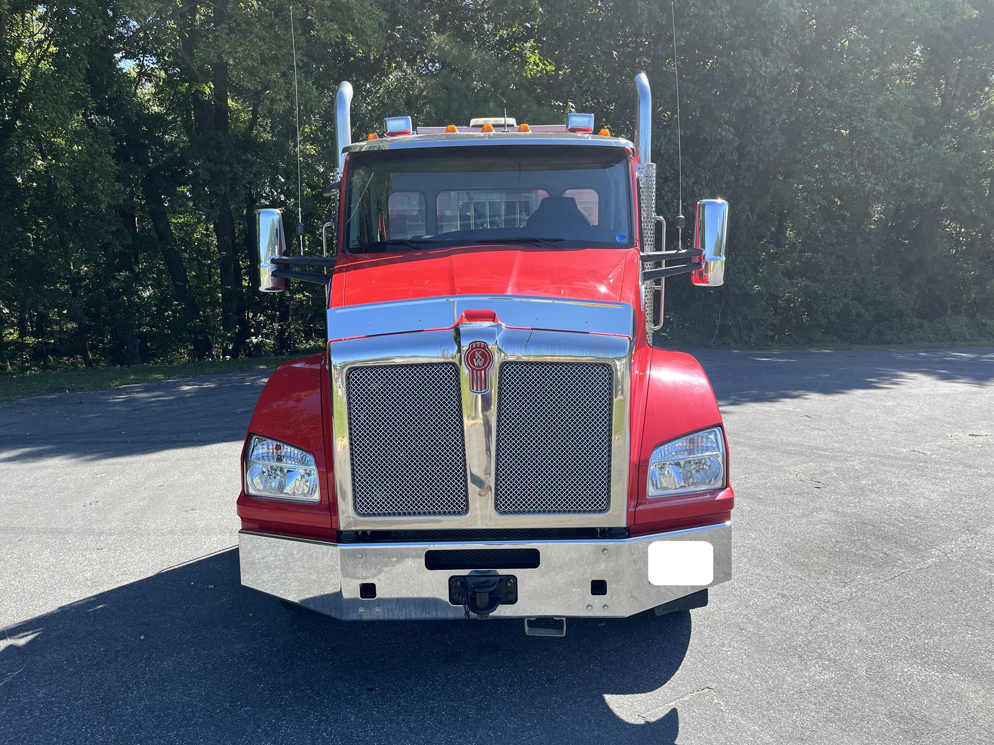 2025 Kenworth T880 2025 Kenworth T880 - image 2 of 6