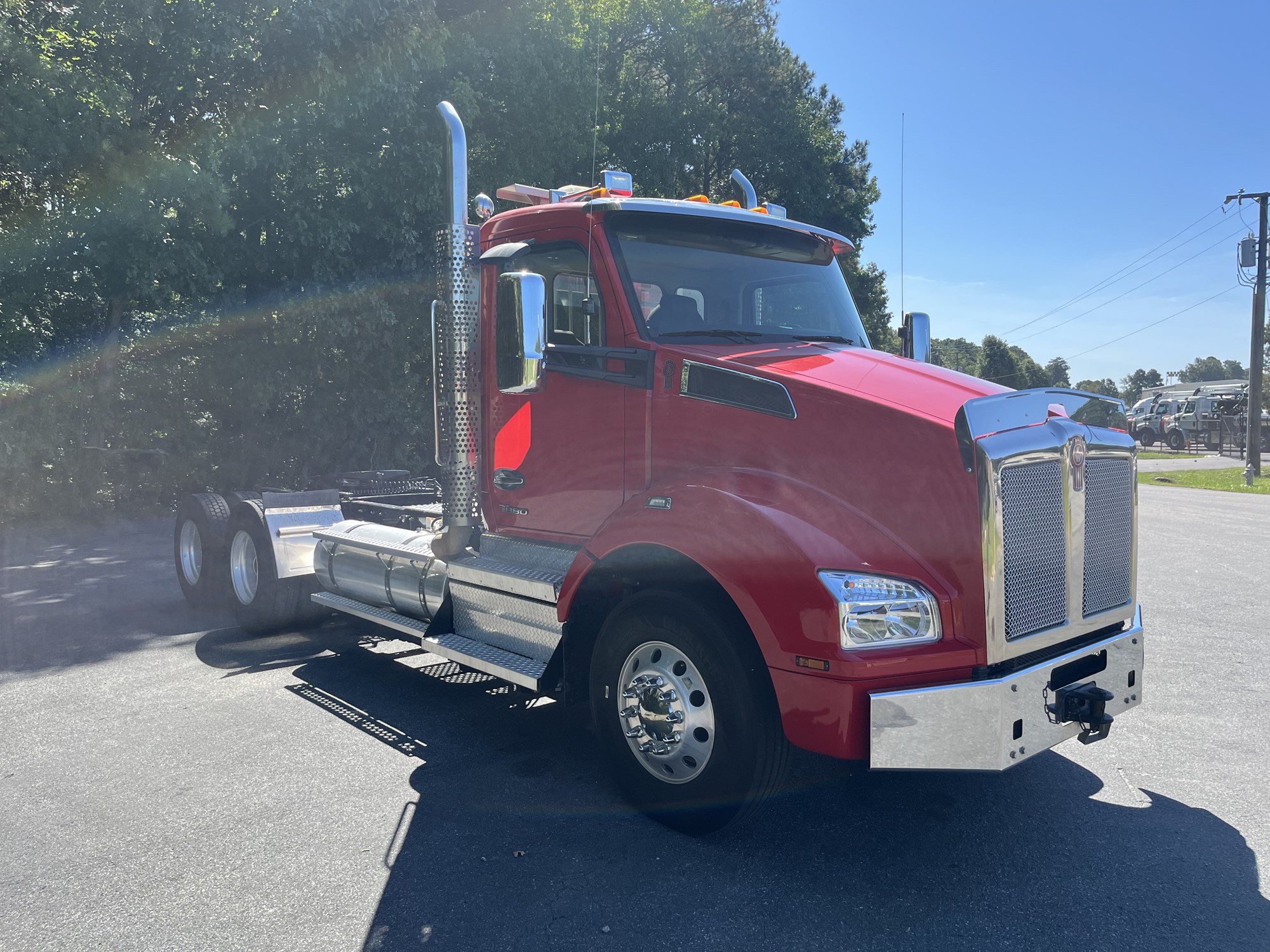 2025 Kenworth T880 2025 Kenworth T880 - image 3 of 6