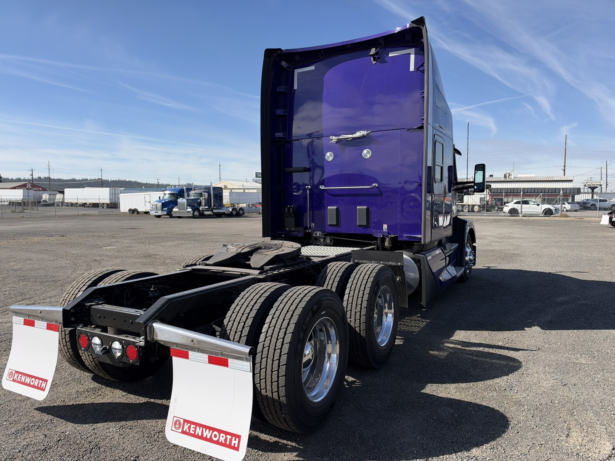 2027 Kenworth T680 Next Gen 2027 Kenworth T680 Next Gen - image 3 of 6