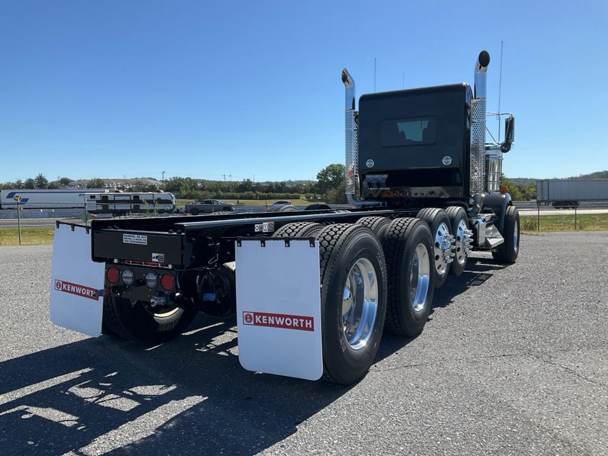 2027 Kenworth W900B 2027 Kenworth W900B - image 5 of 6
