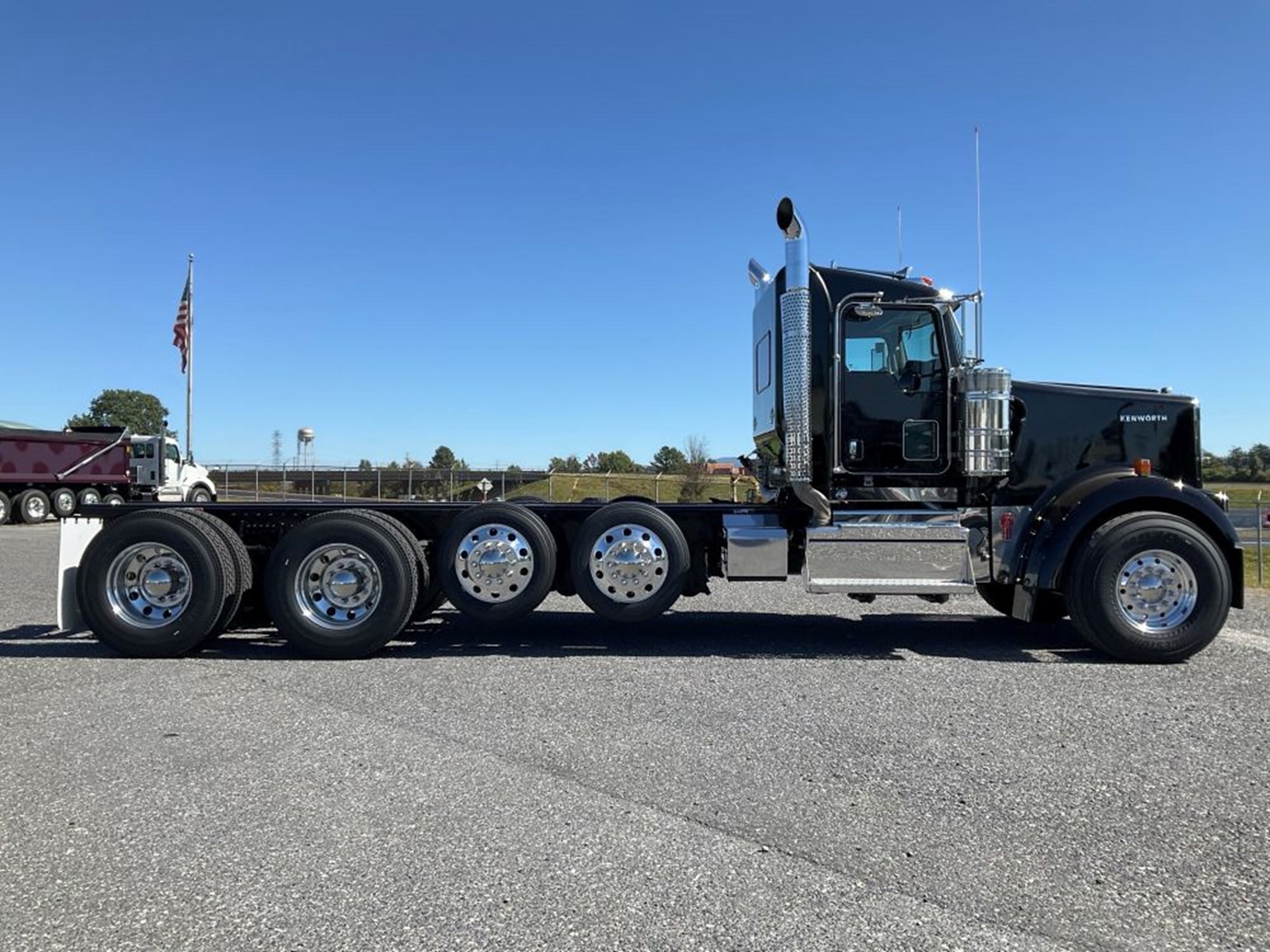 2027 Kenworth W900B 2027 Kenworth W900B - image 6 of 6